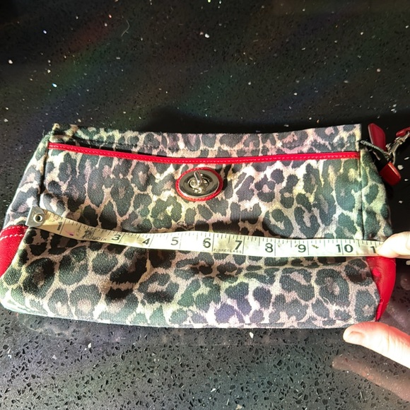 Coach leopard print large wristlet - Picture 4 of 5